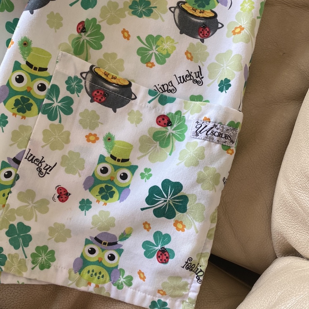 Scrub top. - Picture 3 of 3